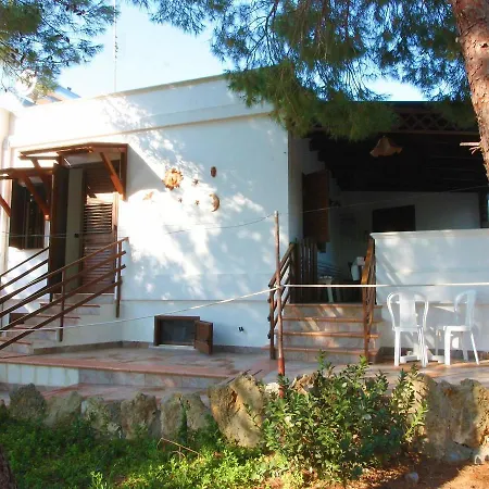 Holiday home Locazione Turistica Cotriero Pineta White House *